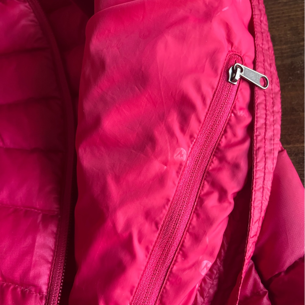 Marmot Women’s Pink 800 Fill XS Puffer Vest - Picture 11 of 15